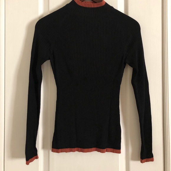 Black and brown detailed turtle neck top - Picture 1 of 3